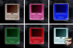 La RetroBox combina una pequeña pantalla LCD con un reproductor de VHS (Fuente de la imagen: RetroBox)