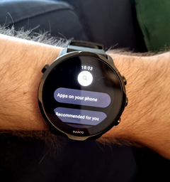 La Google Play Store funcionando en un Suunto 7. (Fuente de la imagen: u/alehel)