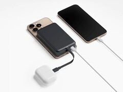 El Xiaomi 33W Magnetic Power Bank 10000 con cable integrado ya está disponible en el Reino Unido. (Fuente de la imagen: Xiaomi)