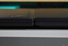 ThinkPad T14 Gen 7 (derecha): Más nuevo y grueso, con una cubierta de pantalla plana