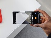 MKBHD ya tiene en sus manos el OnePlus 9 Pro y ha ofrecido un vistazo a su modo de cámara Pro. (Fuente de la imagen: MKBHD)