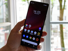 El Xperia 1 IV tiene una batería más grande y una pantalla más brillante que el Xperia 1 III, entre otros cambios. (Fuente de la imagen: NotebookCheck)