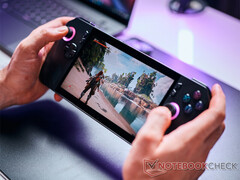 AFMF 2.1 ya está disponible en el ROG Ally y en el más reciente ROG Ally X, en la imagen. (Fuente de la imagen: Notebookcheck)