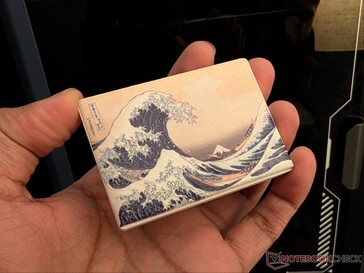 Imagen en relieve (por John a través de eufyMake Studio) sobre imán de nevera de cerámica (2).