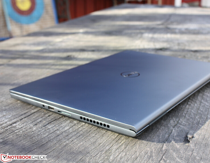 Dell Inspiron 16 Plus 7610 - unidad de prueba proporcionada por Cyberport