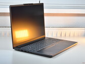 El Lenovo IdeaPad Slim 3 15Q8X10 con el Qualcomm Snapdragon X (fuente de la imagen: Benjamin Herzig/Notebookcheck)