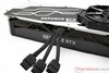 KFA2 GeForce RTX 4080 Super SG con adaptador PCIe de 16 patillas a 3x PCIe de 8 patillas