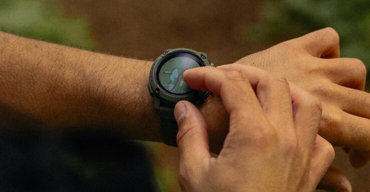 El Coros Nomad incorpora una pantalla MIP, cada vez menos habitual en Garmin. (Fuente de la imagen: Coros)