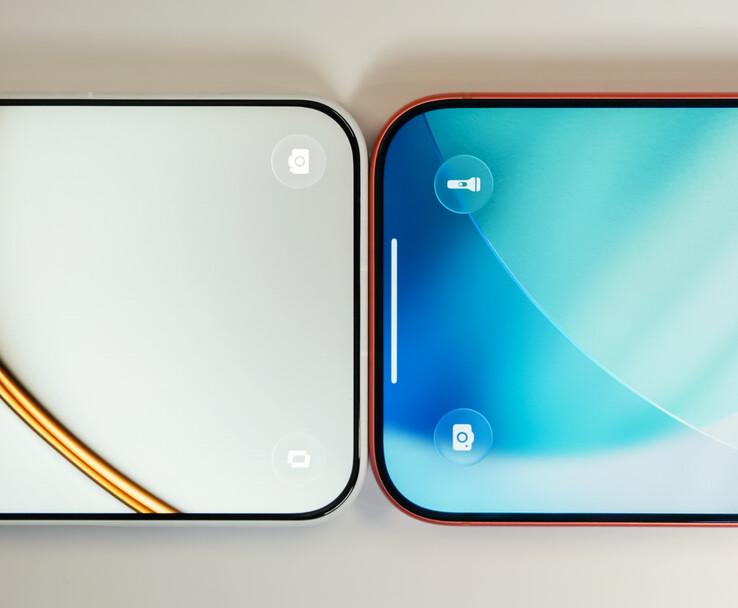 El OnePlus 15T (izquierda) comparado con el iPhone 17 Pro (derecha).