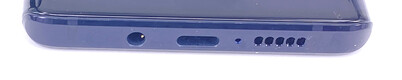 Abajo: Jack de auriculares de 3,5 mm, puerto USB-C, altavoz