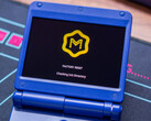 El Anbernic RG34XX SP ejecutando muOS Pixie. (Fuente de la imagen: Retro Handhelds)