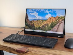 El teclado del EliteBoard G1a puede quedar atado para siempre al PC EliteBoard G1a ya que carece de la capacidad de conectarse a otros PCs