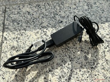 fuente de alimentación USB-C de 45 vatios (20V 2,25A)