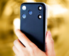 La trasera Mynus para iPhone 17 Pro hace plano el buque insignia de Apple.
