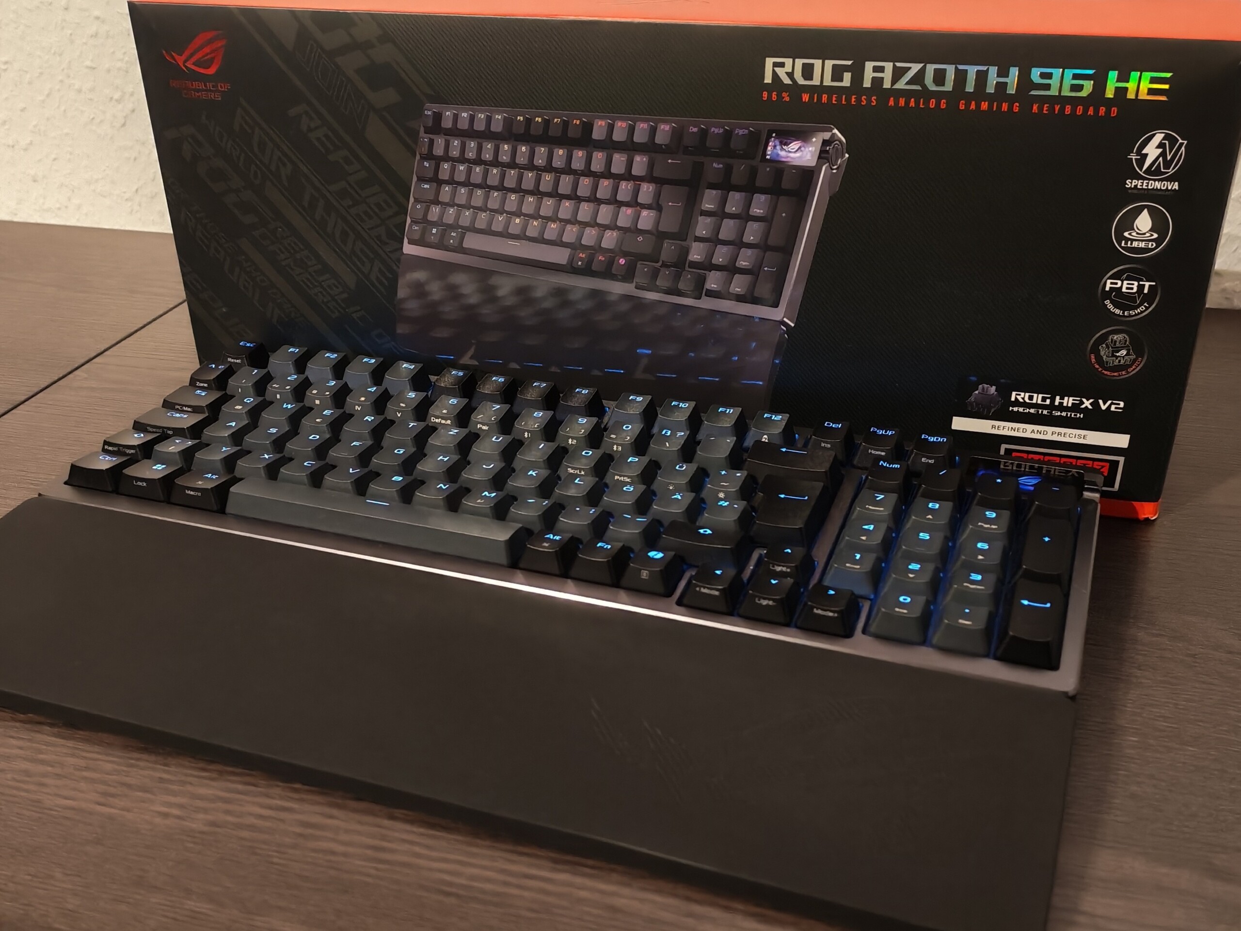 Prueba del Asus ROG Azoth 96 HE