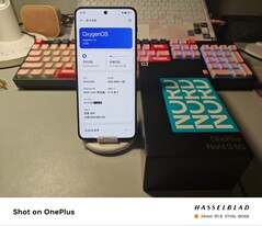 ...supuestamente aparece con una actualización de la cámara trasera en comparación con el Ace 2V. (Fuente: MlgmXyysd vía Twitter)