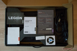El contenido de la caja del Lenovo Legion Pro 5