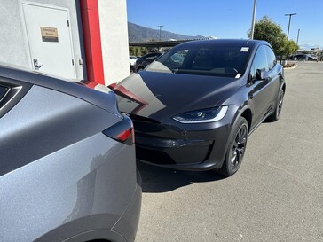 Nuevas opciones de color para el Tesla Stealth Grey vs Midnight Silver