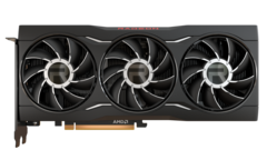 La Radeon RX 6750 XT ofrece mejoras en el Game Clock y en la velocidad de la memoria respecto a la RX 6700 XT. (Fuente de la imagen: AMD)