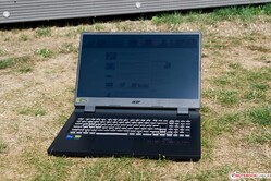 Acer Nitro 5 AN517-55-738R a la luz del sol