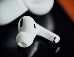 La próxima generación de Apple AirPods Pro tendrá dos cámaras.