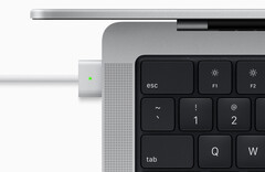 El MacBook Pro 16 sólo puede cargarse rápidamente mediante el cable MagSafe 3 por ahora. (Fuente de la imagen: Apple)