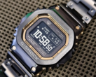 El Casio G-Shock GMW-BZ5000GD-1 (en la imagen) parece llevar las asas ligeramente más esculpidas y los bordes pulidos que lo que mostraban las imágenes anteriores. (Fuente de la imagen: L&amp;W en WatchUSeek)