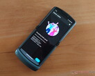 El Razr 5G tiene peor soporte de software que algunos smartphones de LG. (Fuente de la imagen: NotebookCheck)