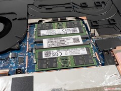 2x SODIMM bajo una cubierta