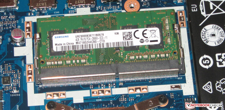 El IdeaPad 330-15IKB tiene sólo una ranura SODIMM.