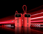 Dos baterías externas Honor Life rojas con pantallas integradas y cables USB-C incorporados