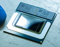 Prototipo de chip Meteor Lake con RAM integrada. (Fuente de la imagen: Intel)