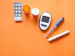 Un bolígrafo de insulina instrumentos de medición para diabéticos y algunos medicamentos (Fuente de la imagen: Towfiqu barbhuiya via Unsplash; recortada)
