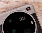 No está claro si el Xiaomi 17 Ultra contará con cuatro sensores en la parte trasera. En la imagen: la parte trasera del Xiaomi 15 Ultra. (Fuente de la imagen: Notebookcheck)