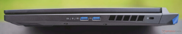Derecha: Luces indicadoras, 2x USB-A 3.2, bloqueo Kensington