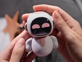 Los usuarios pueden chatear con Eiliko a través de Wi-Fi, darle órdenes de voz o simplemente ver cómo hace lo suyo (Fuente de la imagen - energizelab.com)