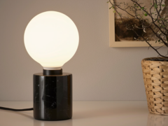 Las bombillas globo Kajplats de IKEA se unirán a modelos anteriores como la bombilla LED Tradfri (en la imagen). (Fuente de la imagen: IKEA)