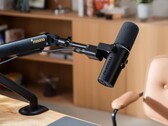 El Maono PD500W puede utilizarse como micrófono con cable o inalámbrico para retransmisiones en directo desde un ordenador portátil o un teléfono móvil.