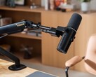 El Maono PD500W puede utilizarse como micrófono con cable o inalámbrico para retransmisiones en directo desde un ordenador portátil o un teléfono móvil.