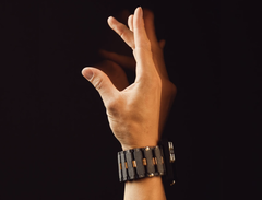 Nueva pulsera sEMG-RD de Meta. Control total con un movimiento de la mano: ¿el futuro de los wearables? (Fuente de la imagen: Meta, editado)