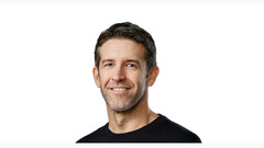 Una fotografía de John Ternus, vicepresidente senior de ingeniería de hardware de Apple. (Fuente de la imagen: Apple)