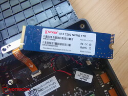 Quitado SSD M.2 de "Kston"