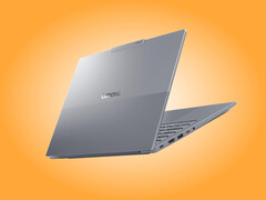El ThinkBook 14 Gen Q8Y en su acabado Luna Grey.