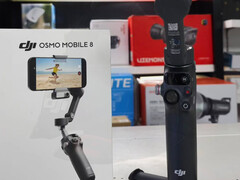 El DJI Osmo Mobile 8 se parece sospechosamente al Osmo Mobile 7P existente. (Fuente de la imagen: vía Igor Bogdanov)