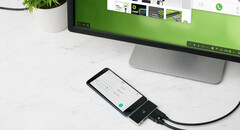 La pequeña estación de acoplamiento USB-C de IOGEAR GUD3C460 convierte su teléfono inteligente Android en un escritorio (Fuente: IOGEAR)