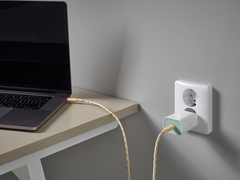 El último cargador Sjöss de IKEA (en la imagen) ofrece una potencia de hasta 65 W. (Fuente de la imagen: IKEA)