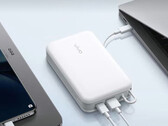 Vivo podría introducir dos nuevos bancos de energía junto a los smartphones de la serie X200 (Fuente de la imagen: Li Ang ah en Weibo)