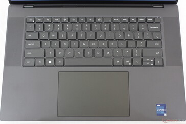 Teclado y clickpad han tenido algunos cambios de tamaño en comparación con el XPS 15 o Precision 5550