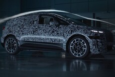 Tras los bocetos iniciales, el nuevo Audi A2 e-tron se ha camuflado durante las pruebas de conducción sobre hielo y nieve en el norte de Suecia y en el túnel de viento.