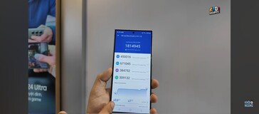 Puntuación AnTuTu de Samsung Galaxy S24 Ultra (imagen vía Khôi Ngọng en YouTube)